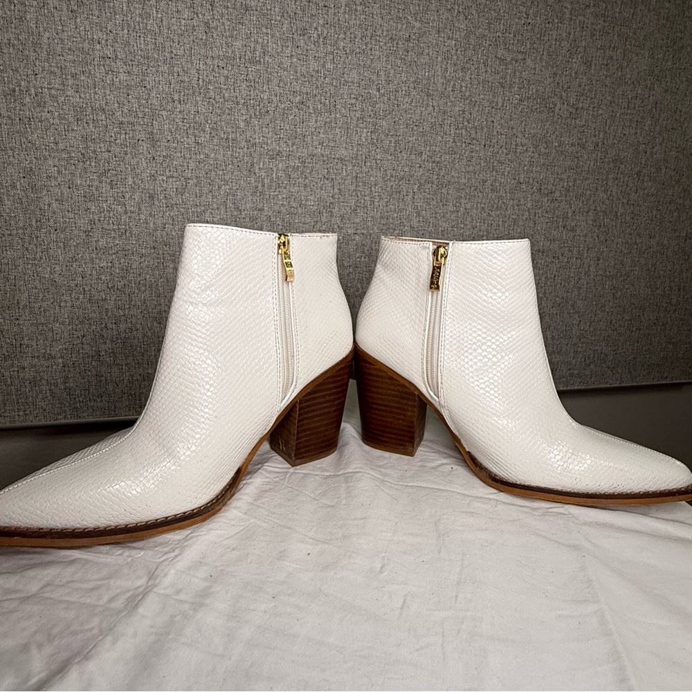 Arider Girl White Snakeskin Ankle Boots Size 7.5 View 5